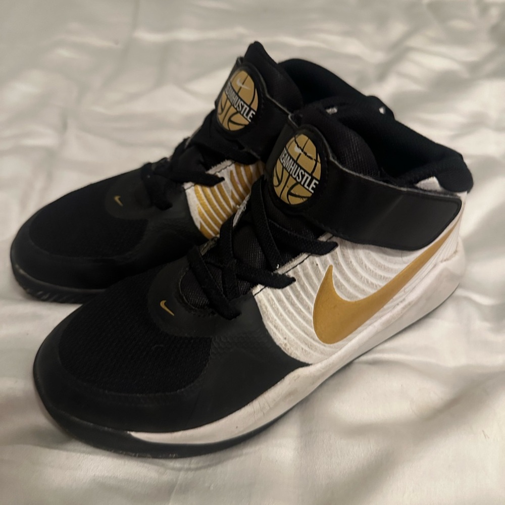 Nike Kids Black and Gold Sneakers